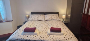 Large Double room near London Heathrow Airport